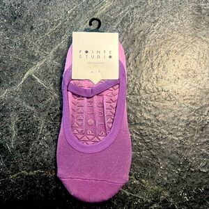 Pointe Studio Grippy Socks - M/L